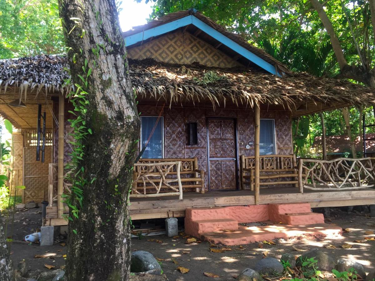 Beach House Resort And Dive Center Mambajao Exterior foto