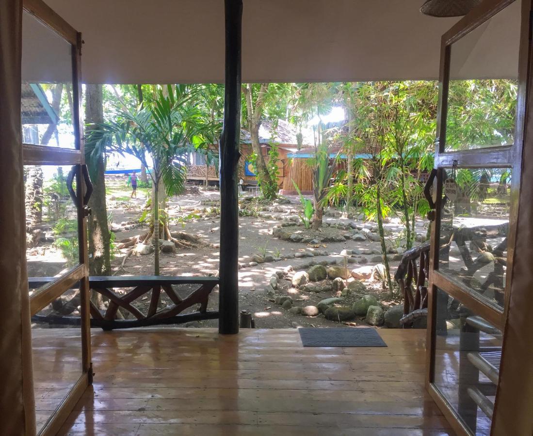 Beach House Resort And Dive Center Mambajao Exterior foto