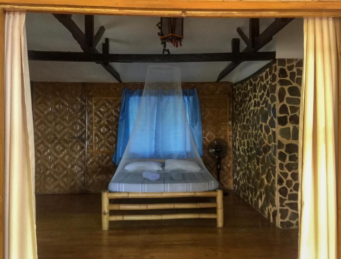 Beach House Resort And Dive Center Mambajao Exterior foto